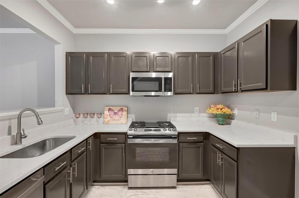 1211 Penhurst Way