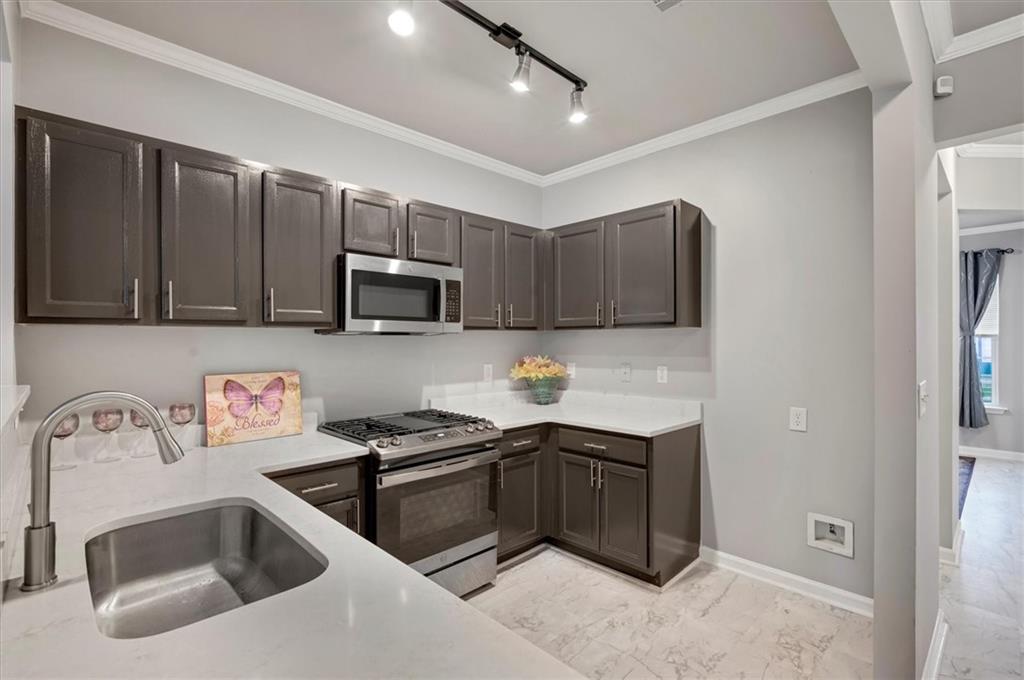 1211 Penhurst Way