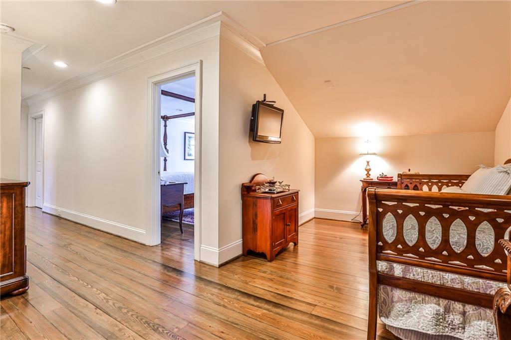 3305 Paces Ferry Avenue SE