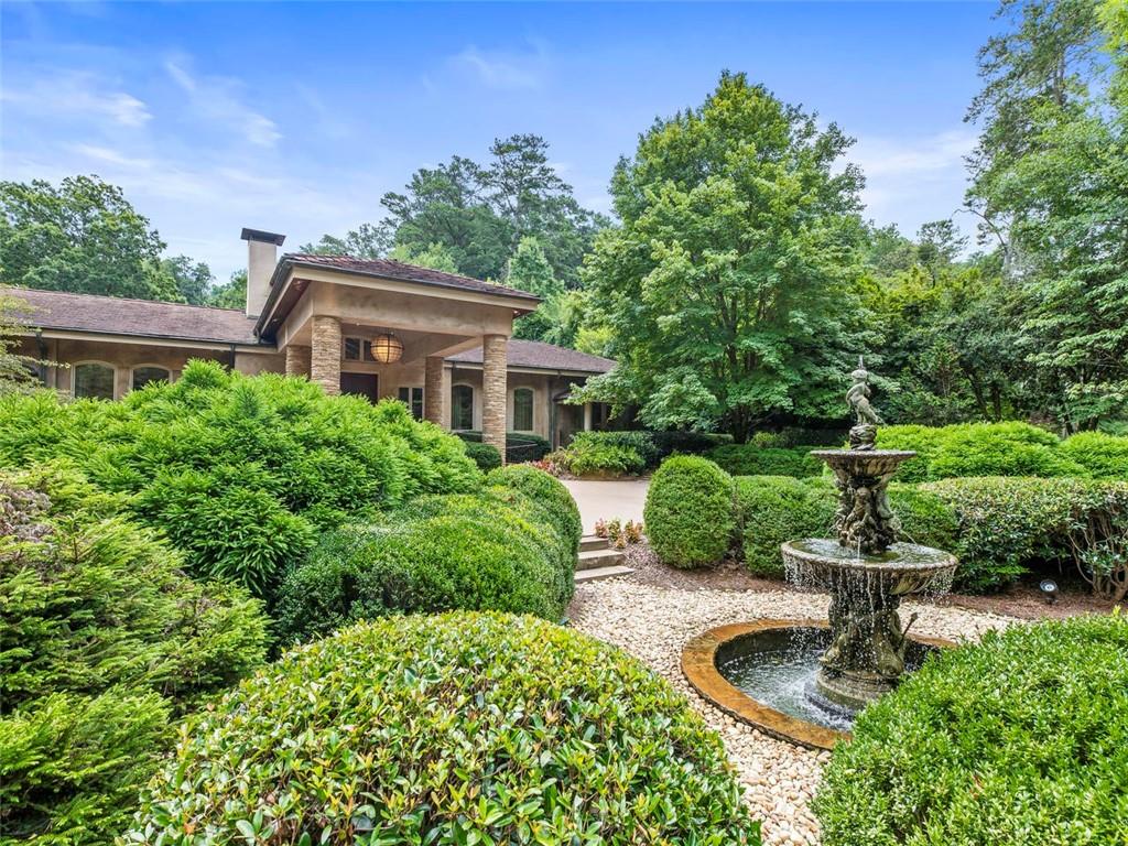 544 Valley Road NW