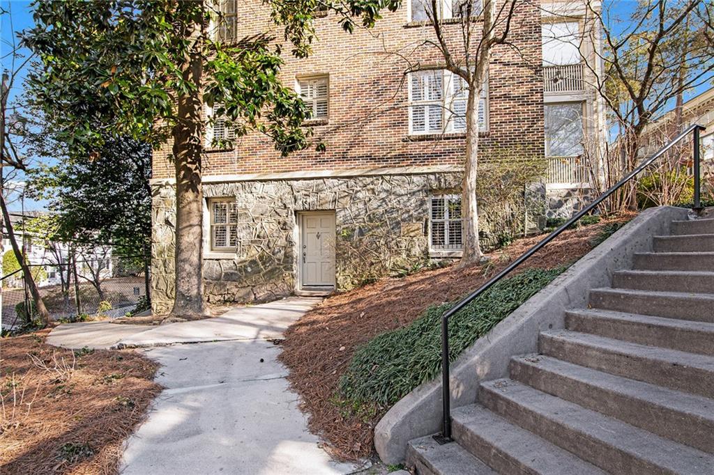2260 Peachtree Road NW Unit D-2