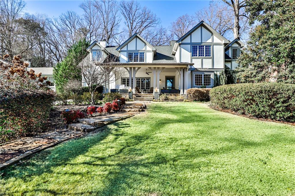 998 Springdale Road NE