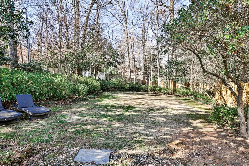 998 Springdale Road NE