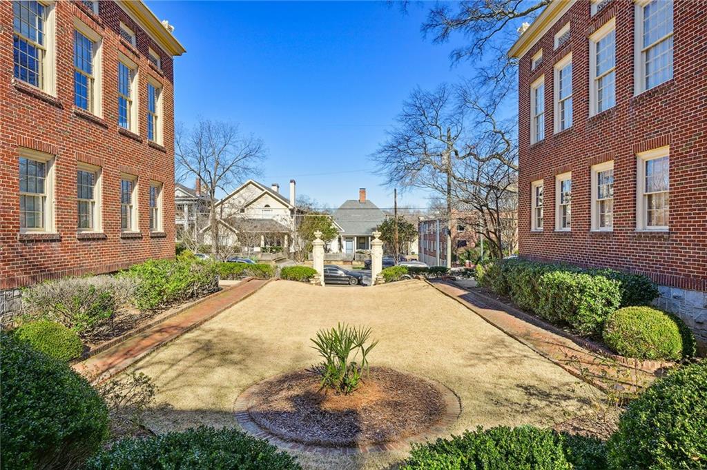 1025 Saint Charles Avenue NE Unit A