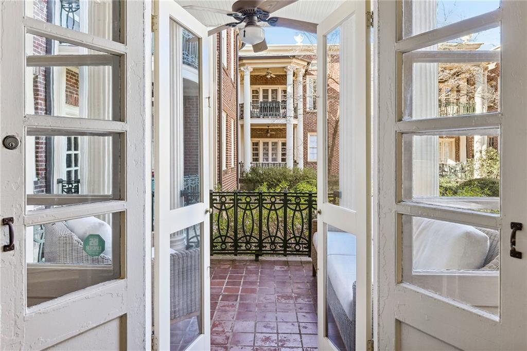1025 Saint Charles Avenue NE Unit A