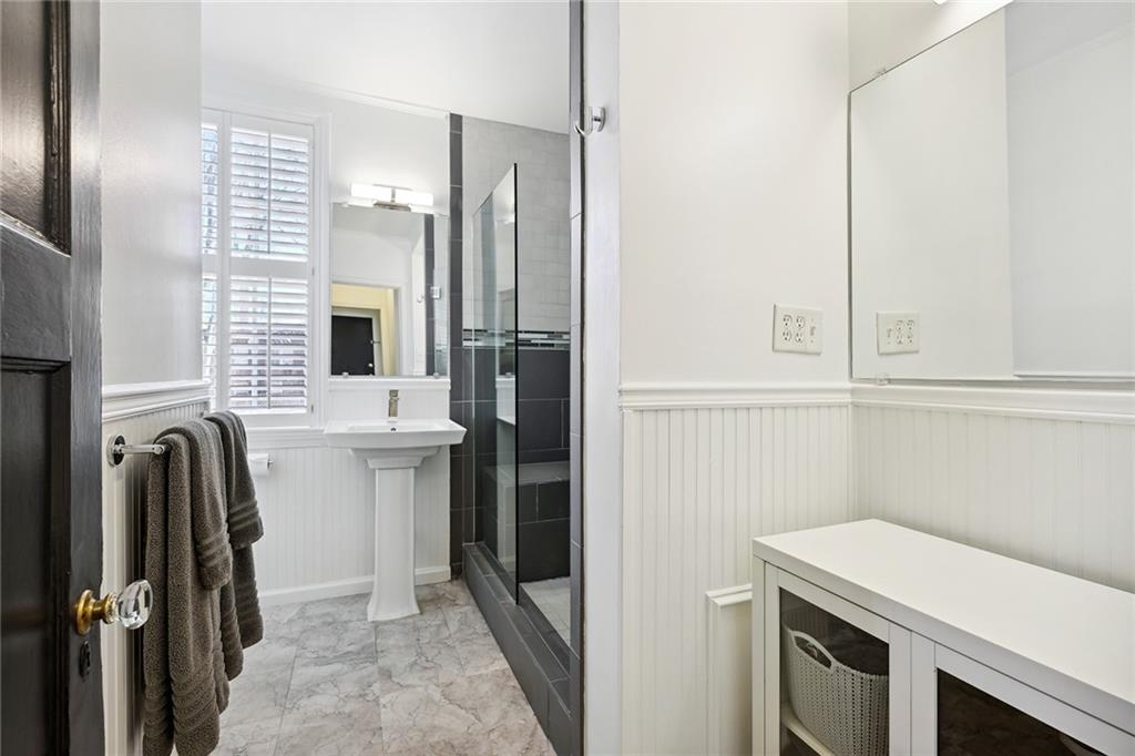 1025 Saint Charles Avenue NE Unit A