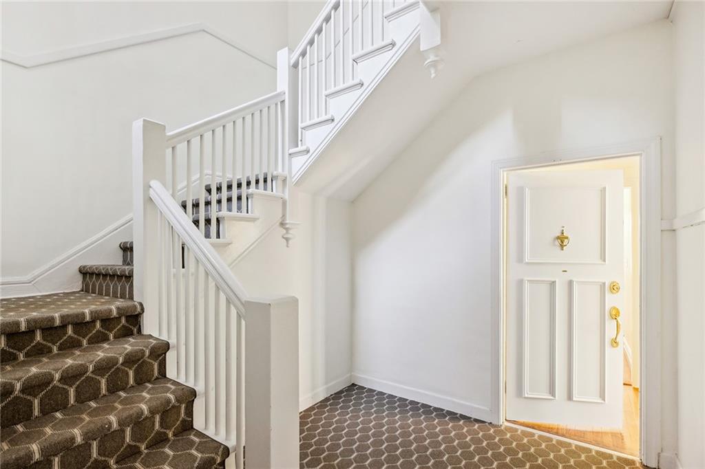 1025 Saint Charles Avenue NE Unit A