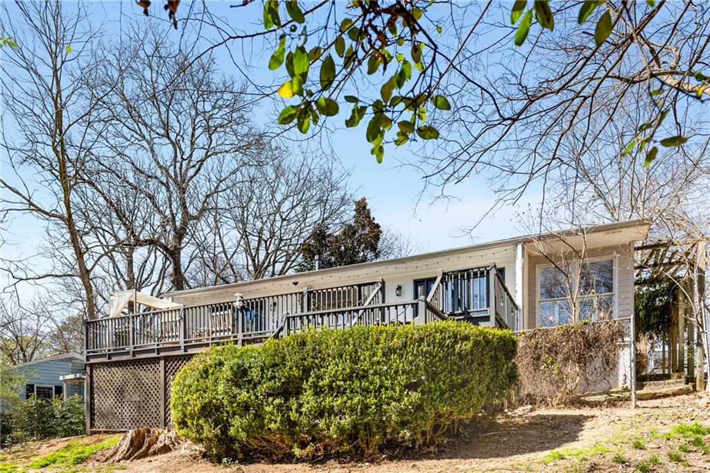 1855 Woodland Hills Avenue NW