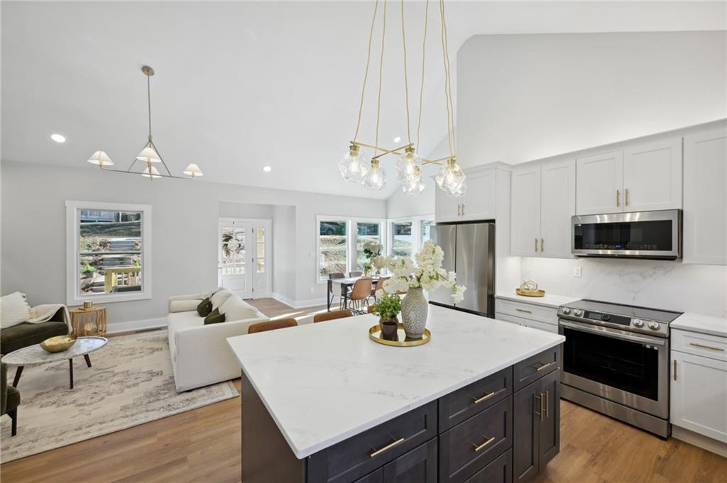 786 Sunnybrook Drive
