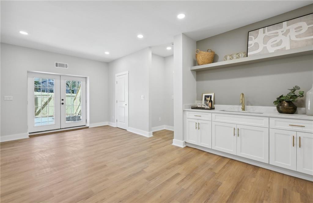 786 Sunnybrook Drive