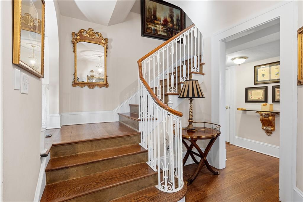 281 W Paces Ferry Road NW