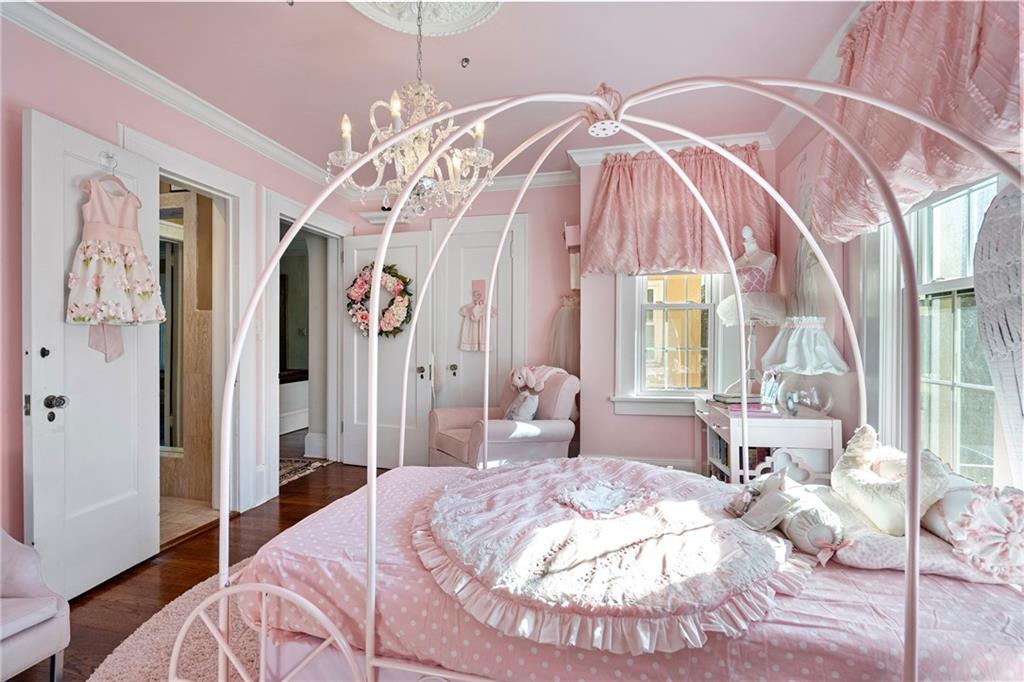 281 W Paces Ferry Road NW