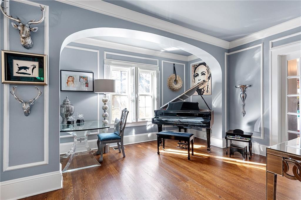281 W Paces Ferry Road NW