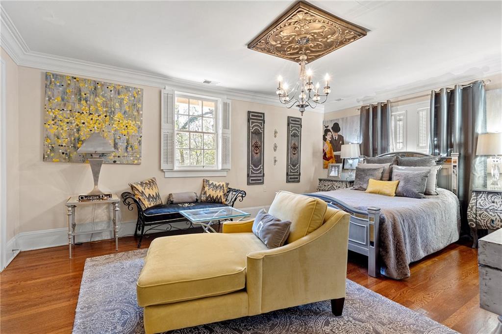 281 W Paces Ferry Road NW