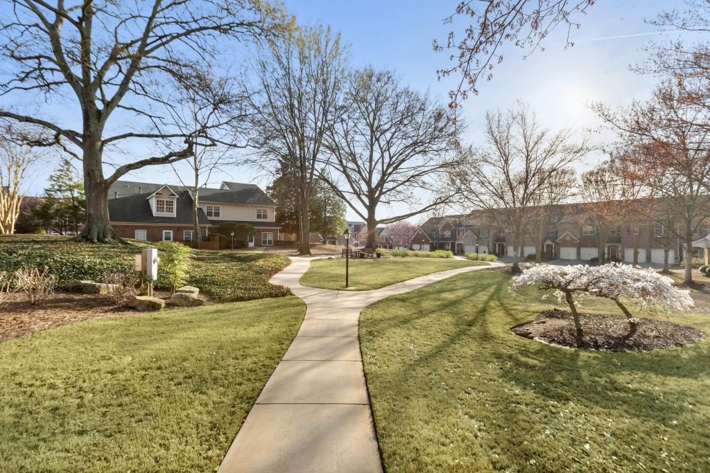 1007 Lexington Drive