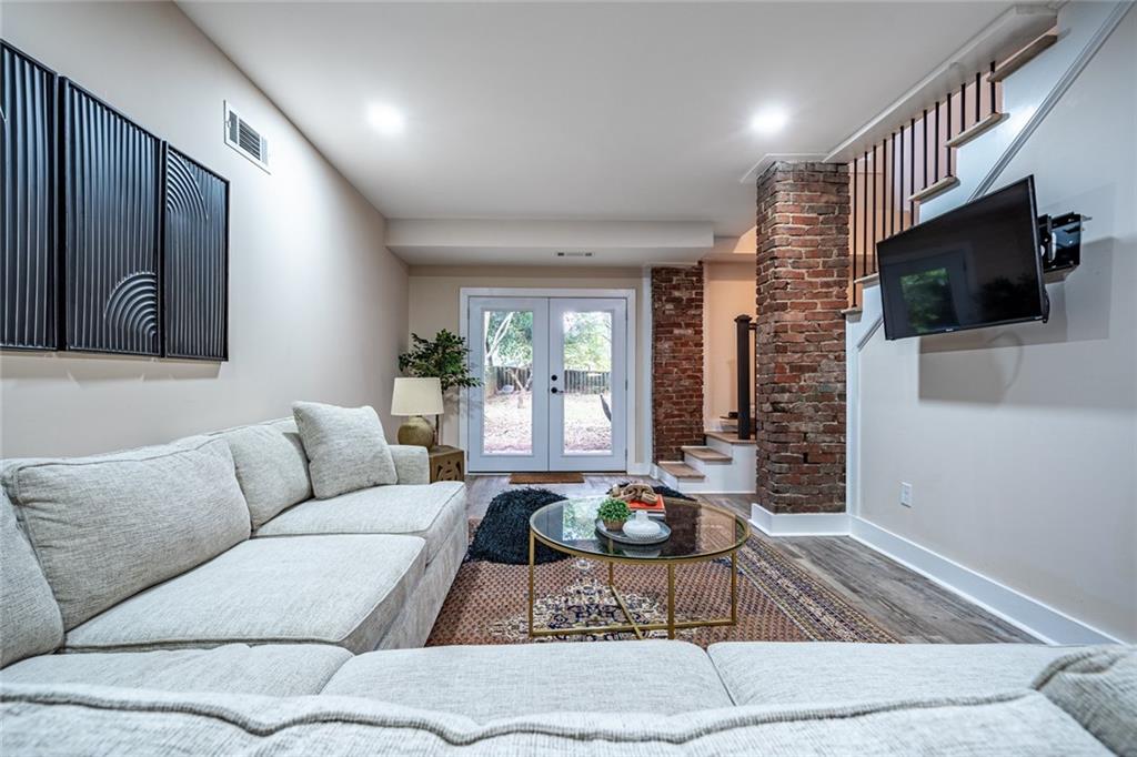 490 Waldo Street SE