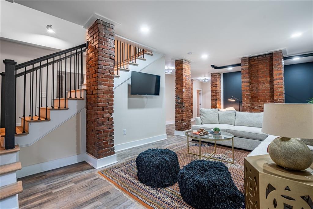 490 Waldo Street SE