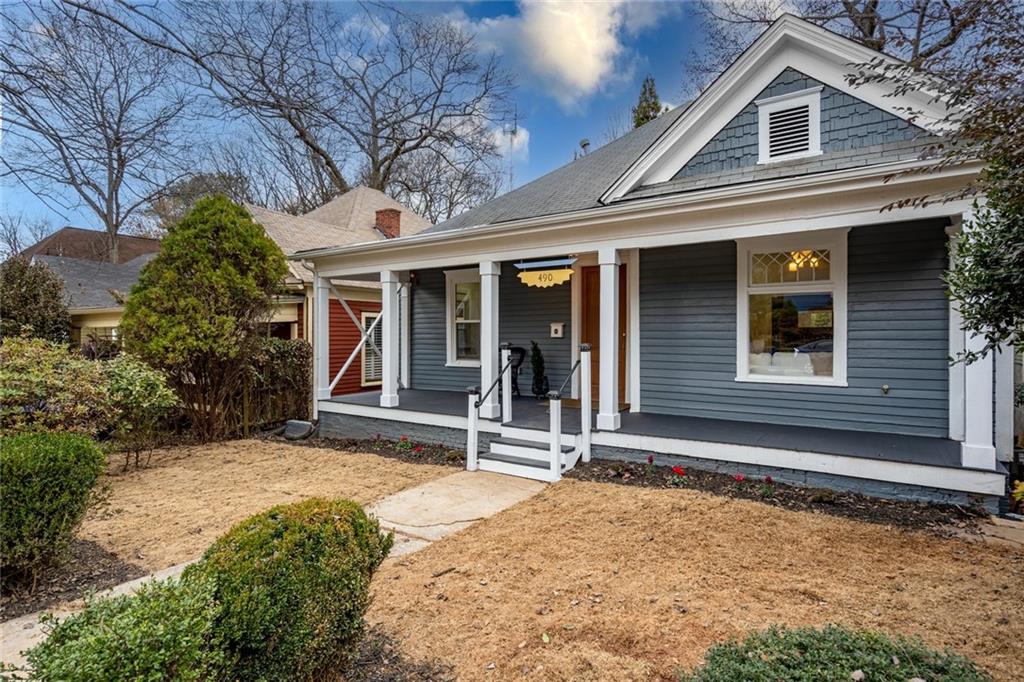 490 Waldo Street SE