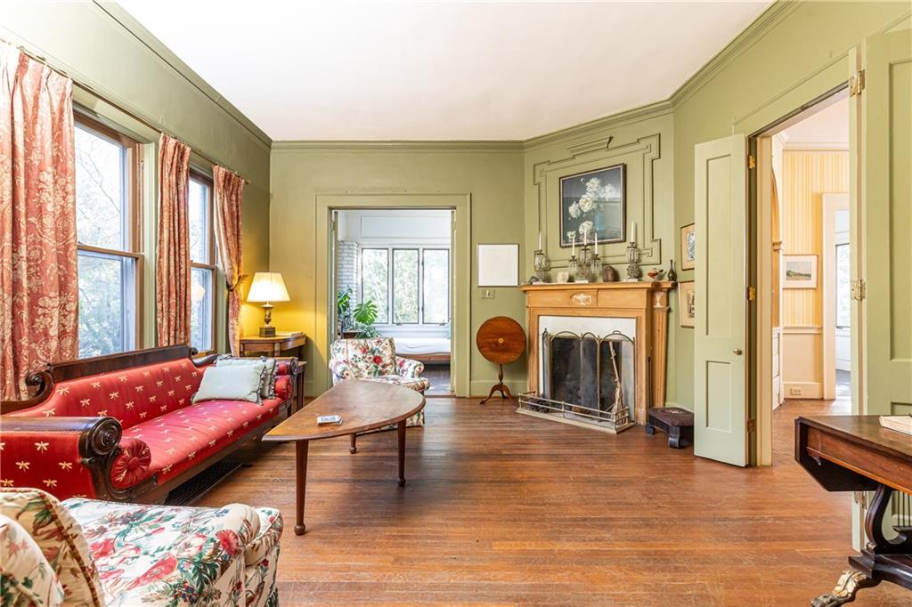 108 W Wesley Road NW