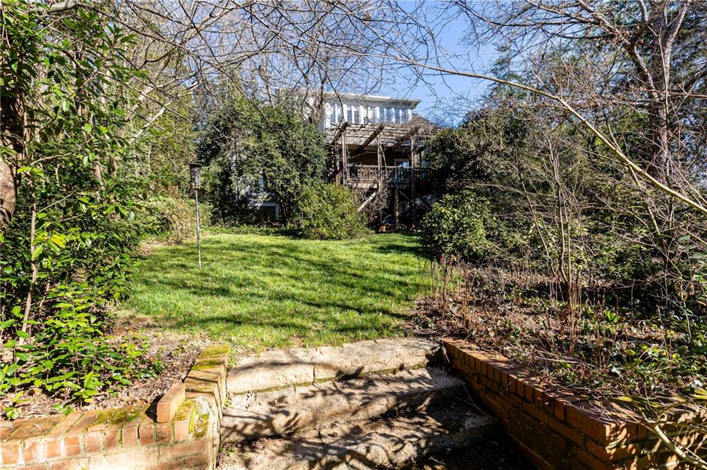 108 W Wesley Road NW