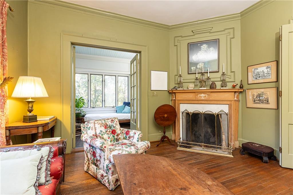 108 W Wesley Road NW