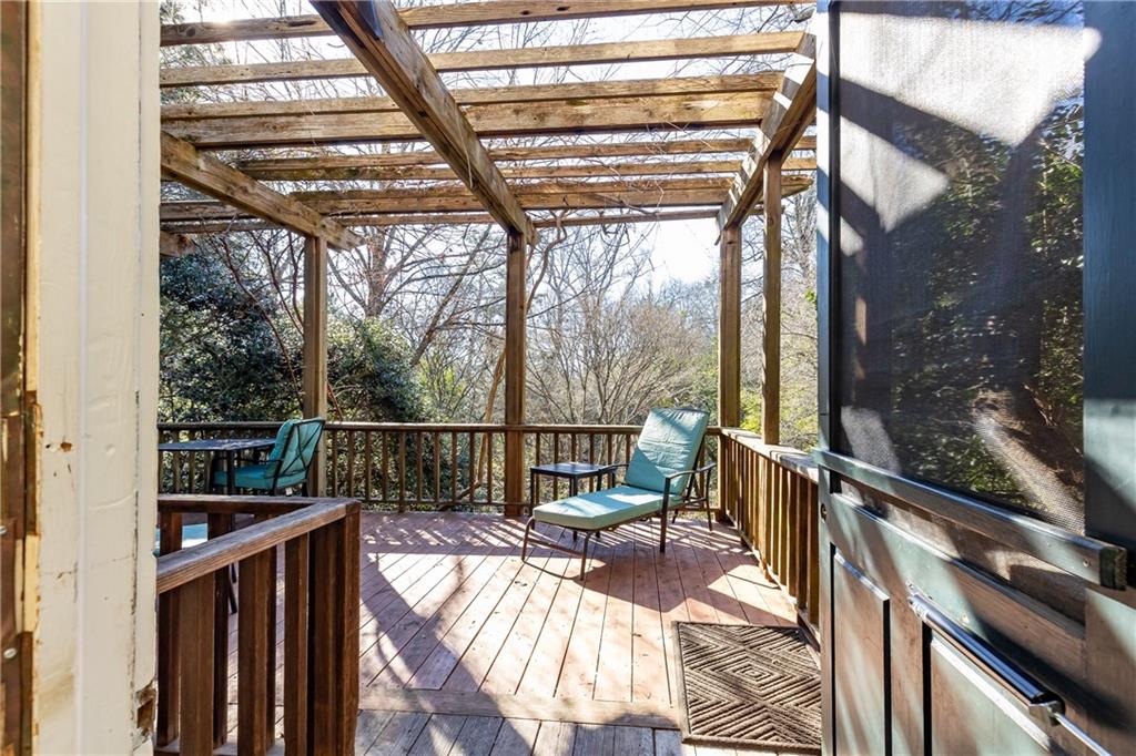 108 W Wesley Road NW