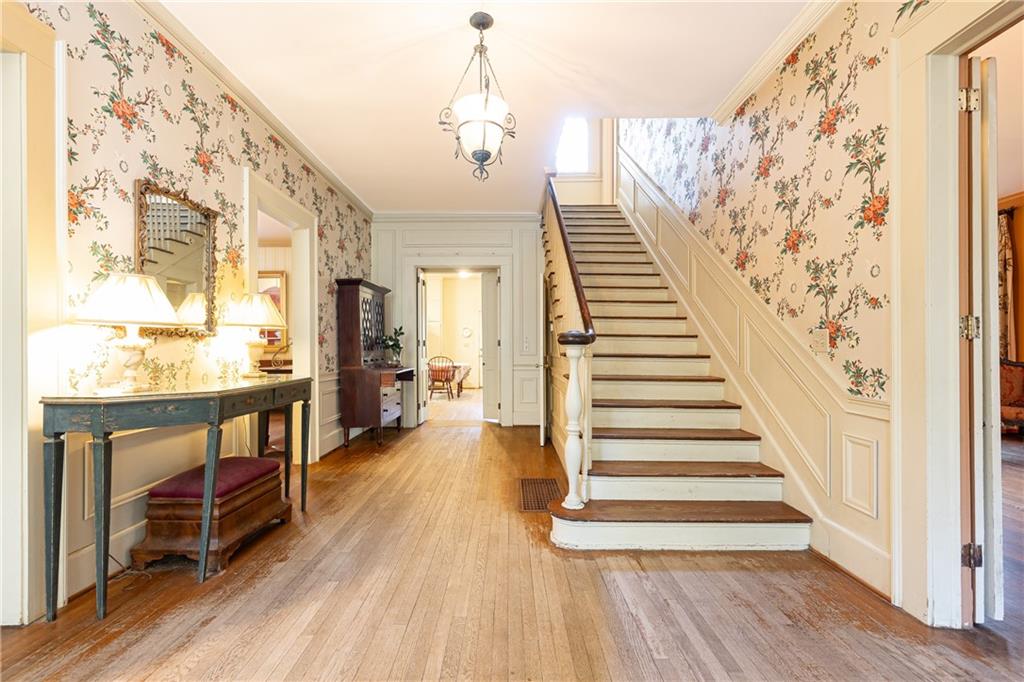 108 W Wesley Road NW