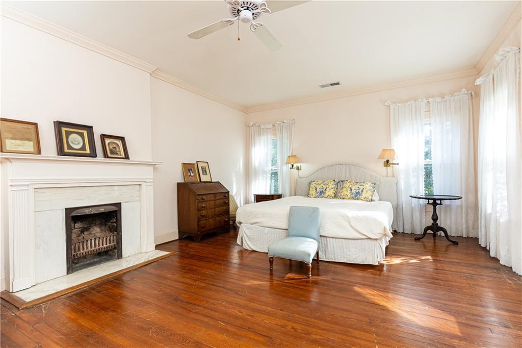 108 W Wesley Road NW