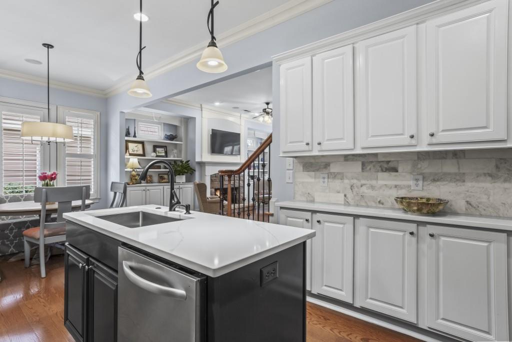 900 Grey Village Court