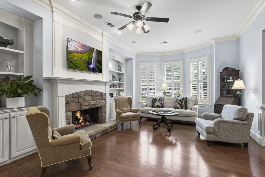 900 Grey Village Court