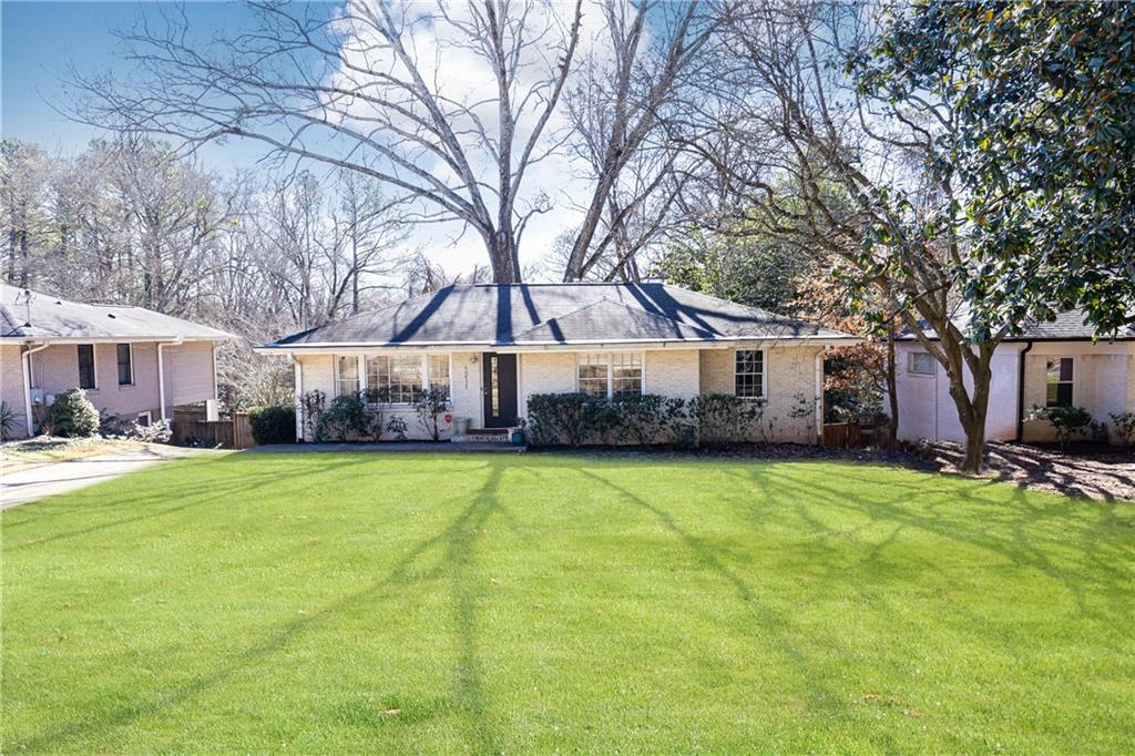 1211 Greenleaf Road SE