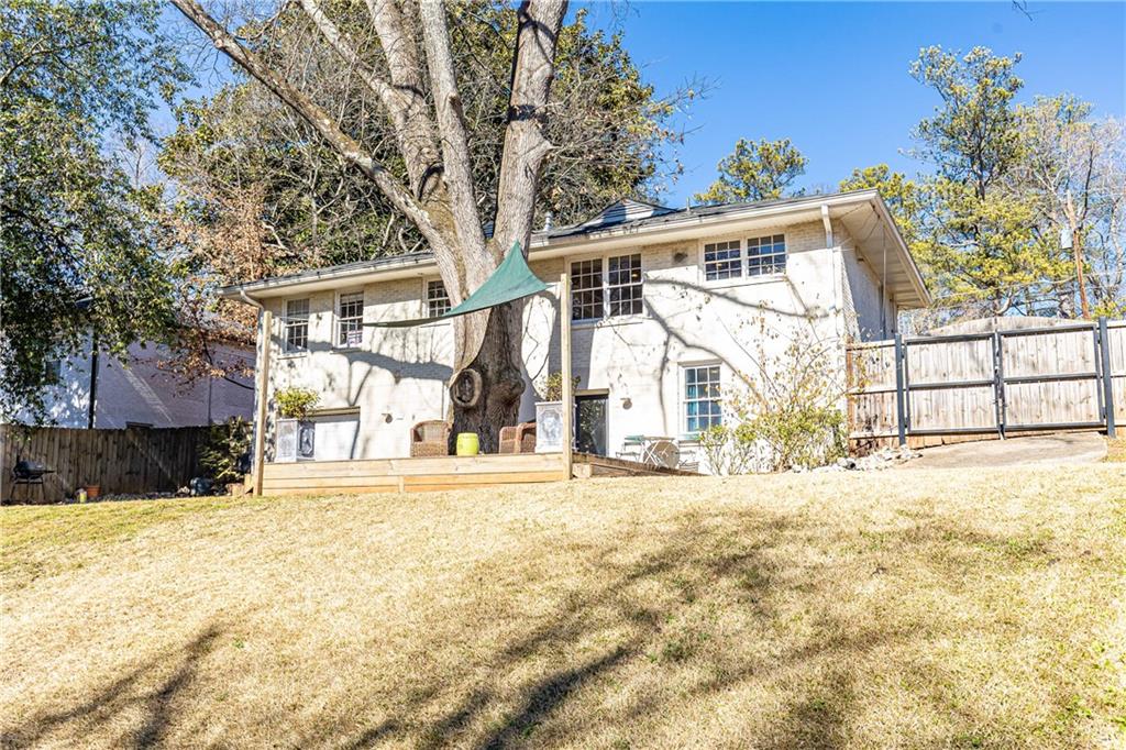 1211 Greenleaf Road SE