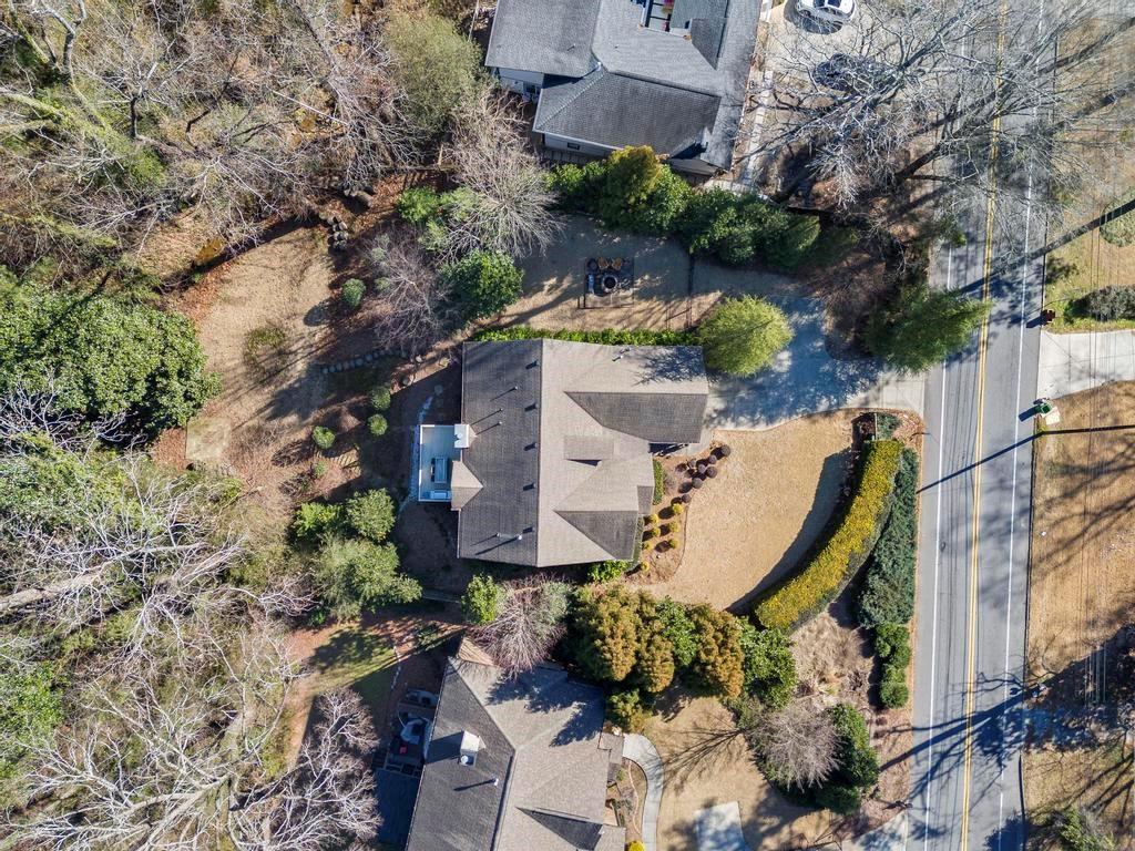 2095 E Roxboro Road NE
