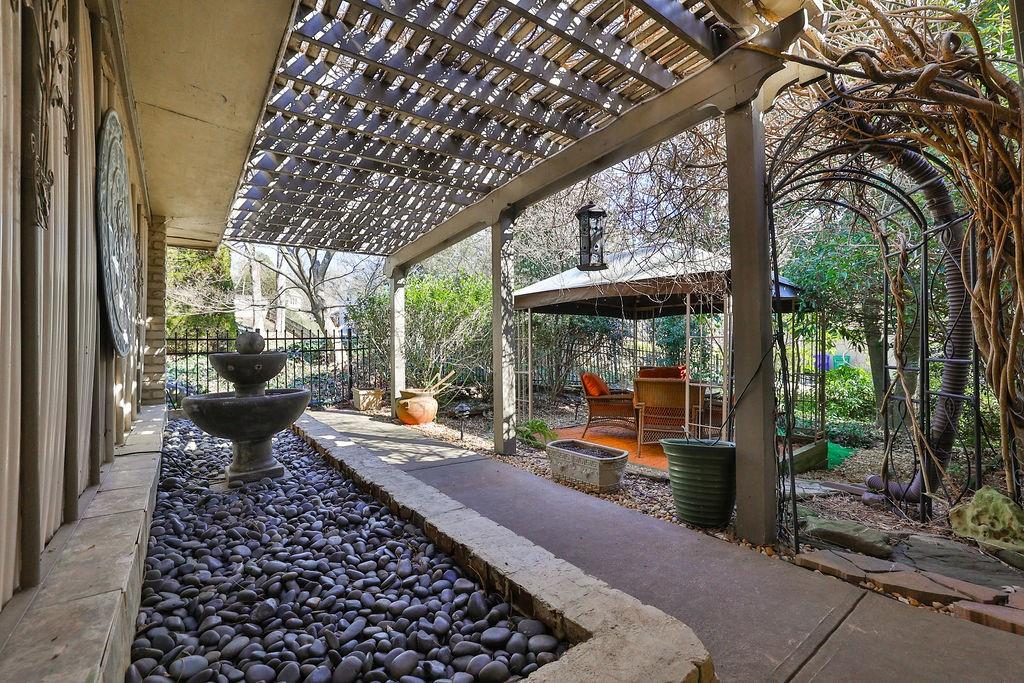 1477 Bubbling Creek Road NE