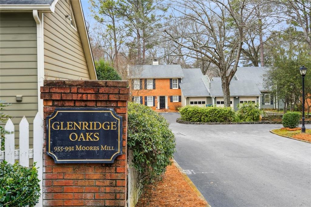 977 Moores Mill Road NW