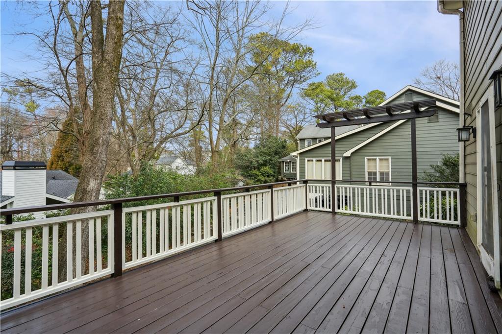 977 Moores Mill Road NW
