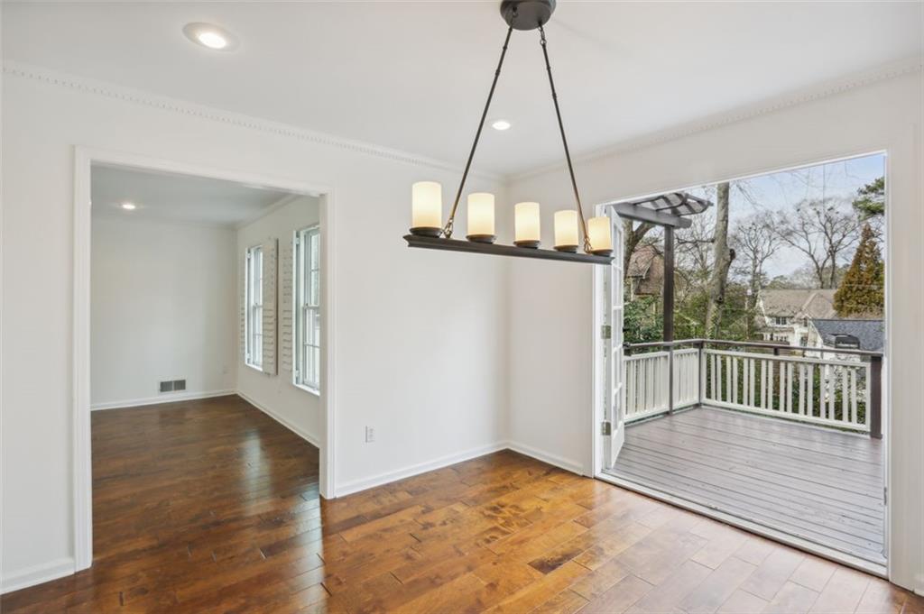 977 Moores Mill Road NW