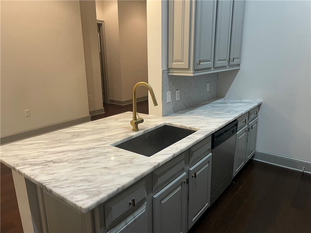 4805 Ivy Ridge Drive Unit 402