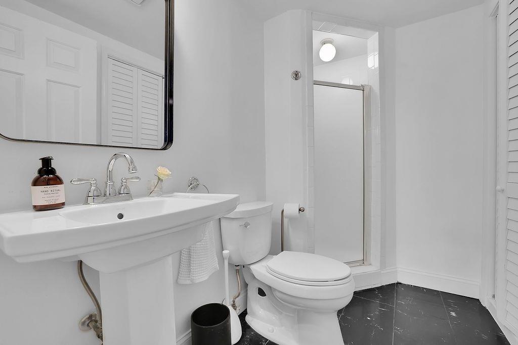 2840 Peachtree Road NW Unit 411