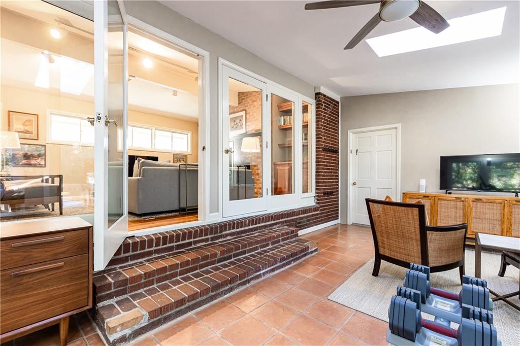 592 Little Road SE