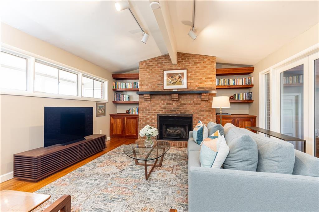 592 Little Road SE