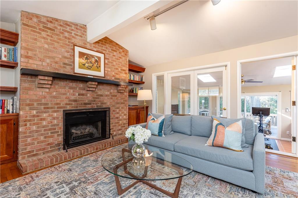 592 Little Road SE