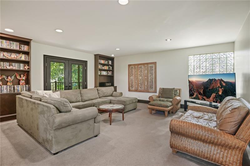 319 Broadland Road NW