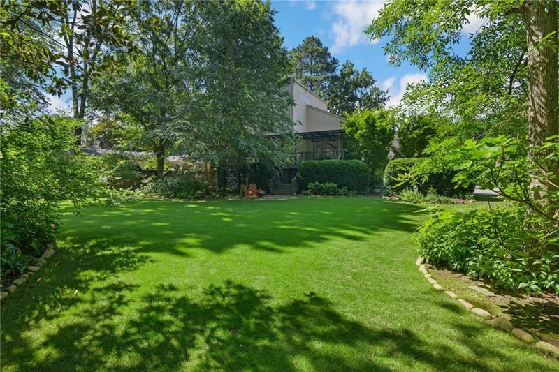 319 Broadland Road NW