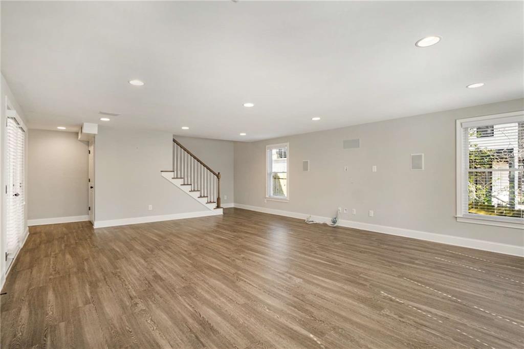 1273 Lindenwood Lane NE