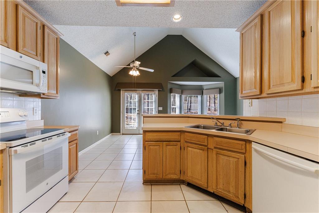 616 Redbud Lane