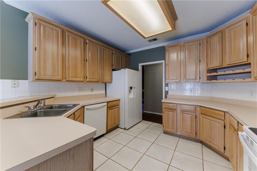 616 Redbud Lane