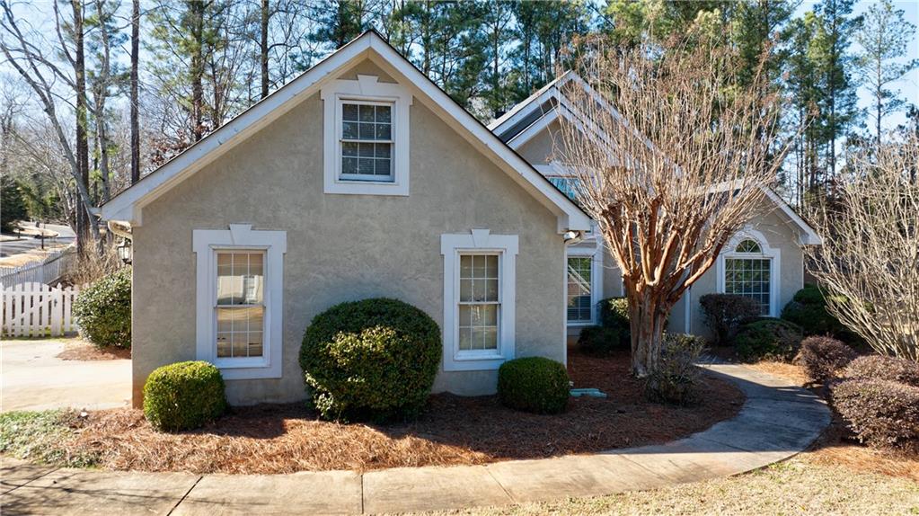 616 Redbud Lane