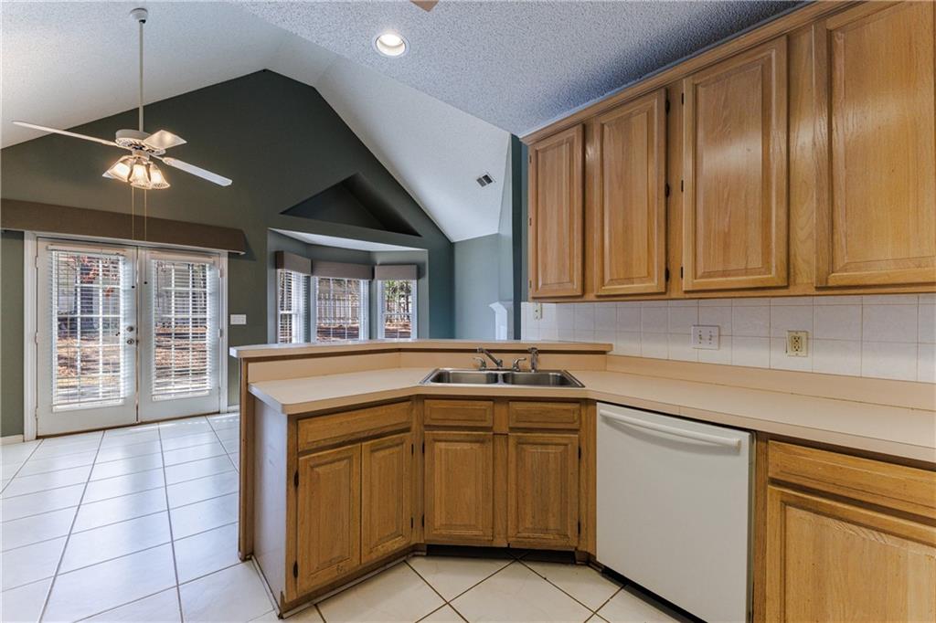 616 Redbud Lane