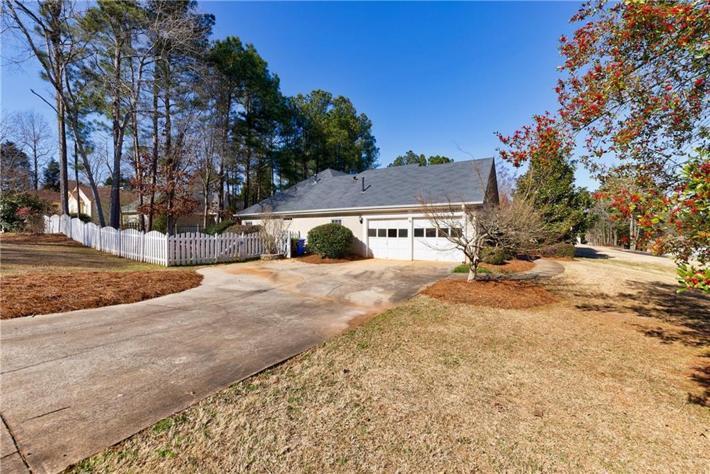 616 Redbud Lane